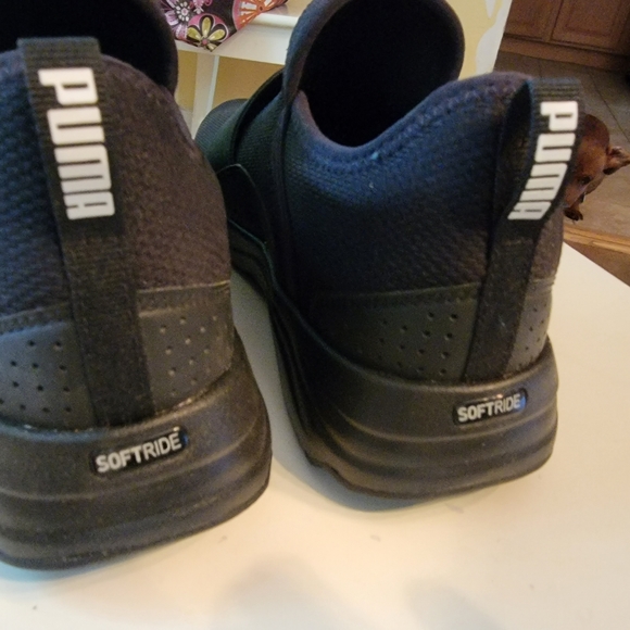 Soft Black Pumas - Picture 4 of 4